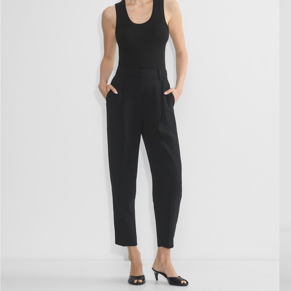 Aritzia Pants - Aritzia Black Carrot Pants